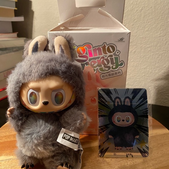 Insanely spot on Big Into Energy-Secret ID LAFUFU - Picture 5 of 11